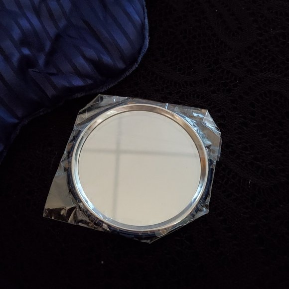 🤩3/$15! NWOT The Vintage Cosmetic Company "Wish Upon a Star" travel kit - 5 pcs - Picture 5 of 7